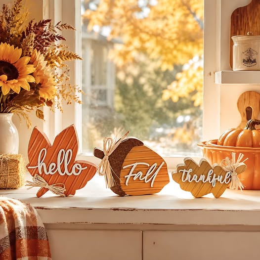 ]Valery Madelyn Wooden Fall Decor Set